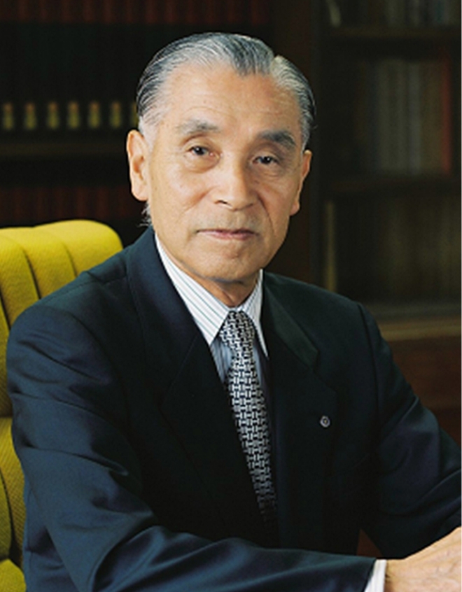 初代学長 小出 忠孝